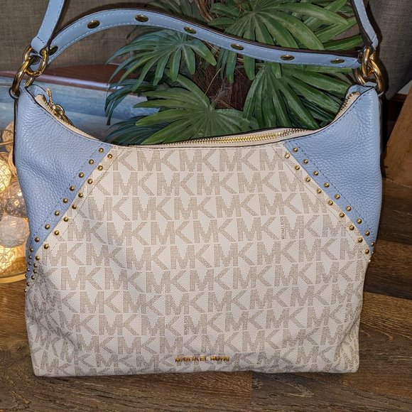 RARE Michael Kors Aria Signature Shoulder Bag. Vanilla & Pale Skye Blue - Picture 2 of 14